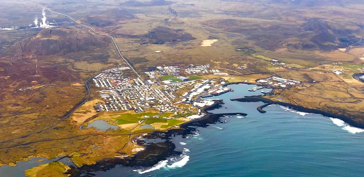Исландия: Власти рассматривают план закачки воды в лаву