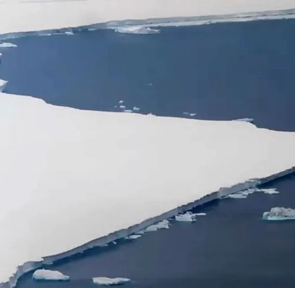 Лёд тронулся: Самый большой айсберг в мире вырвался на свободу