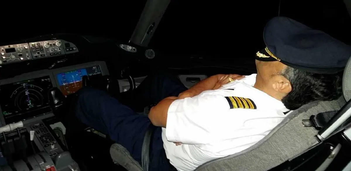 Подробнее о статье В Индонезии пилоты самолета заснули во время рейса