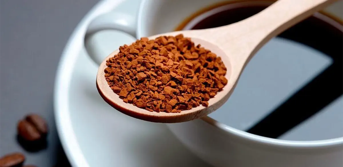 Подробнее о статье Почему нельзя заливать растворимый кофе кипятком