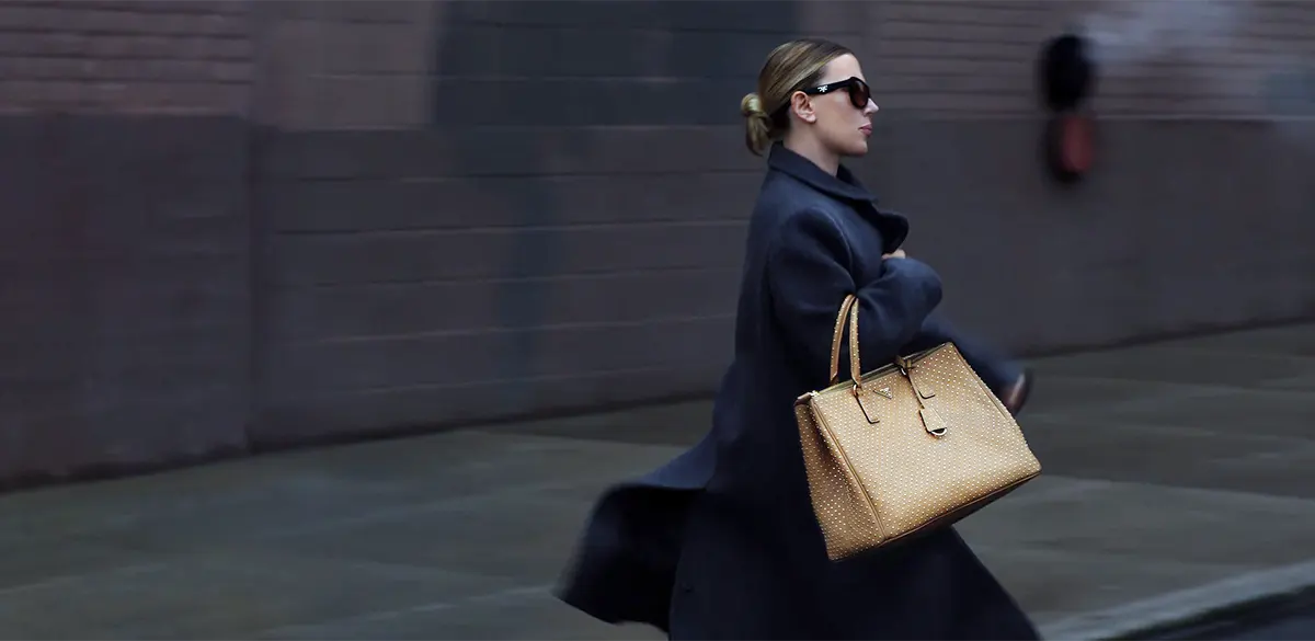 Подробнее о статье Prada: Мини-фильм со Скарлетт Йоханссон и сумкой Galleria